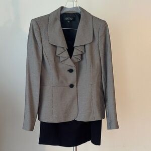 Kasper Women's Elegant Black and Gray Blazer